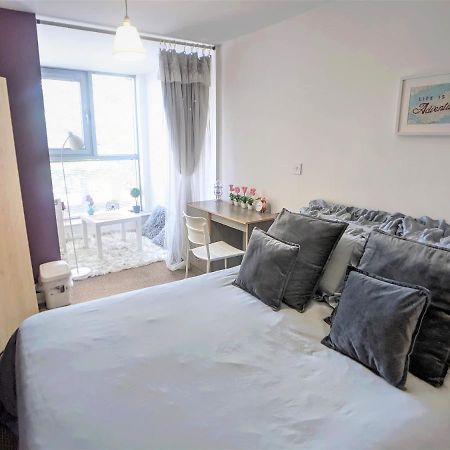Large 3 Bedrooms In Liverpool City Centre, Free Parking Esterno foto