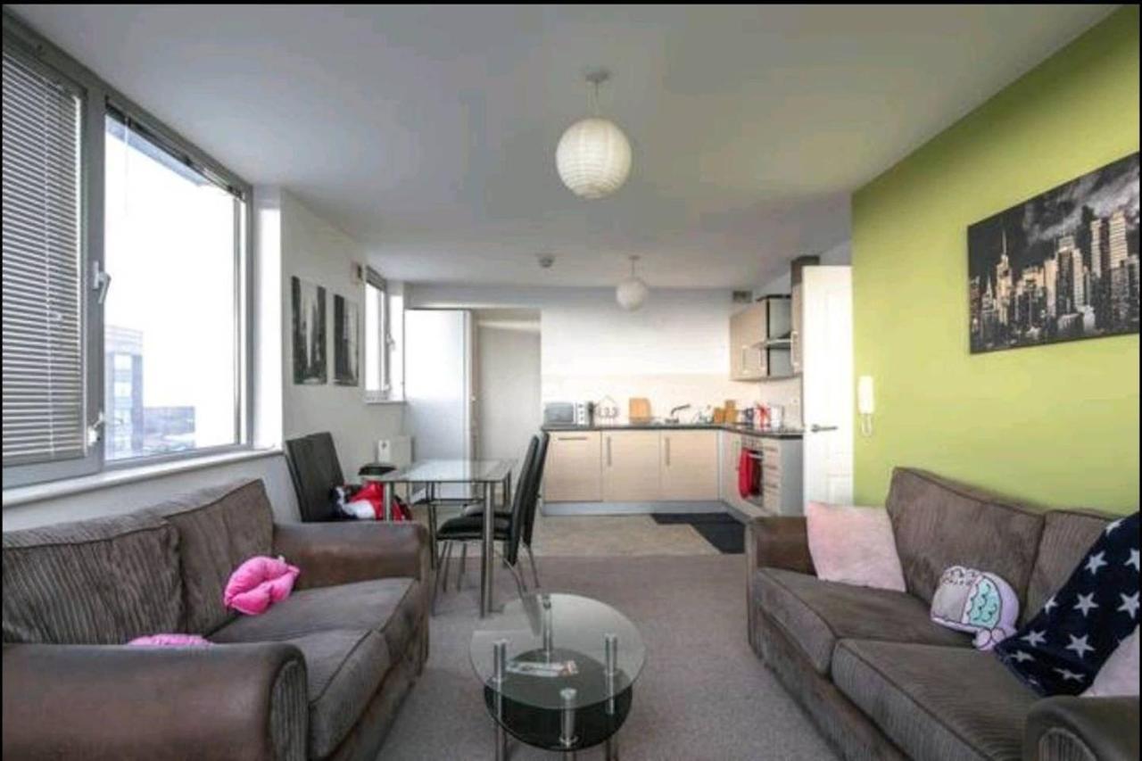 Large 3 Bedrooms In Liverpool City Centre, Free Parking Esterno foto