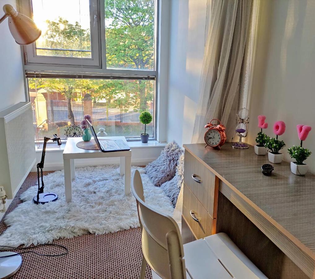 Large 3 Bedrooms In Liverpool City Centre, Free Parking Esterno foto
