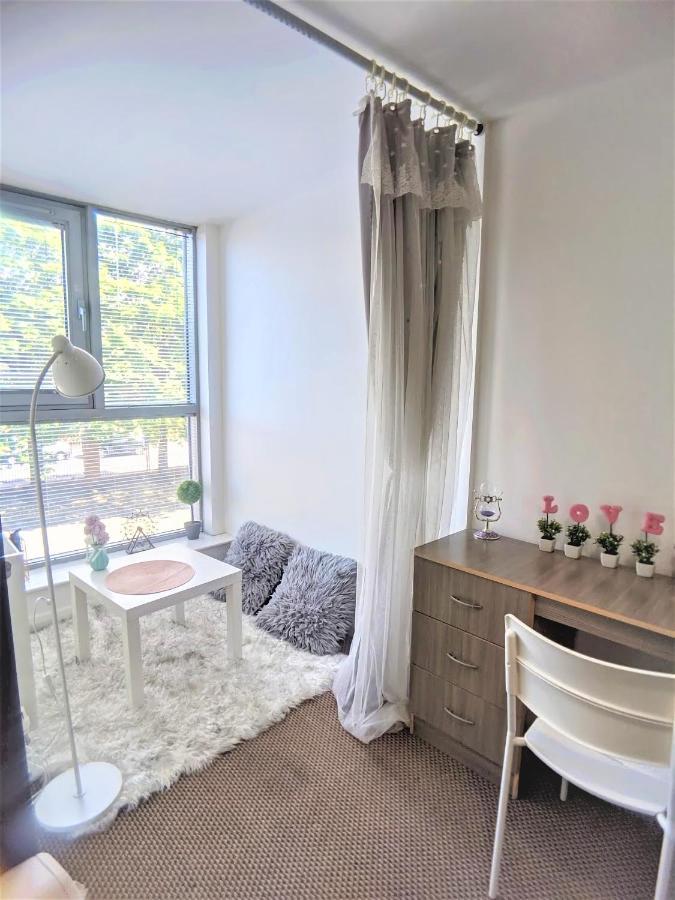 Large 3 Bedrooms In Liverpool City Centre, Free Parking Esterno foto